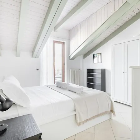 Easylife - - C Italia 68bp5 - P Ticinese Lejlighed